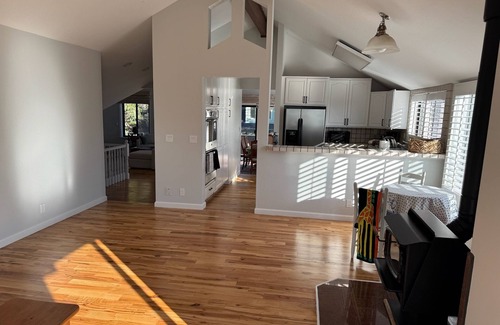 Moss Beach Casa | Charming 3BR/3BA home with WiFi in Moss Beach ocean view 1/2 block from beach