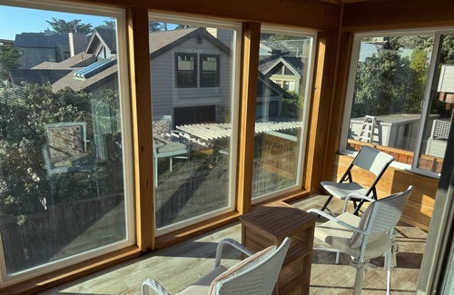 Moss Beach Casa | Charming 3BR/3BA home with WiFi in Moss Beach ocean view 1/2 block from beach