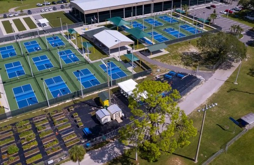 Holly Hill Casa | Charming 3BR BlueRiverBungalow, 6 min to Daytona Beach, 3 min drive to Pictona