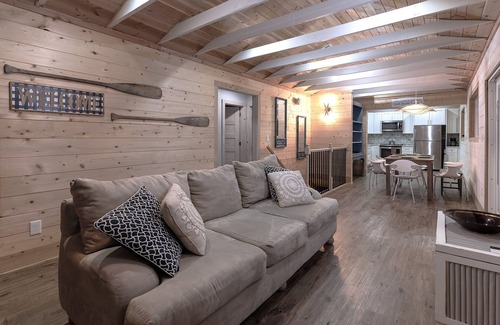 Gainesville Cabina | Charming 3BR Cabin w/ All the Comforts – WiFi & AC in Beautiful Gainesville