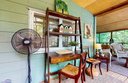 Lake Junaluska Cabaña | Charming 3BR Cottage with Full Kitchen, WIFI and Access to community amenities
