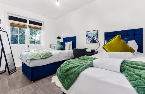Canonbury Apartamento | Charming 3BR Flat with Ensuite Master and Balcony