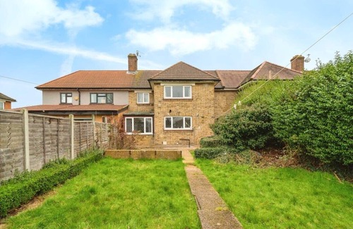 Heston Central Casa | Charming 3BR House With Free Parking and Garden