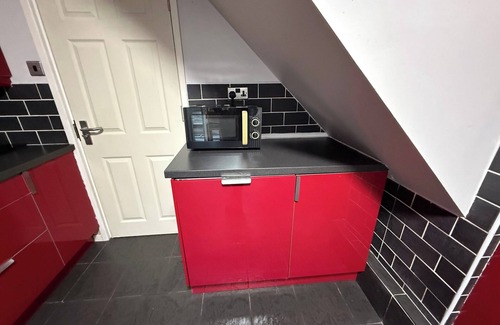 Dudley Casa | Charming 3BR House - WiFi, Parking, Pet Friendly