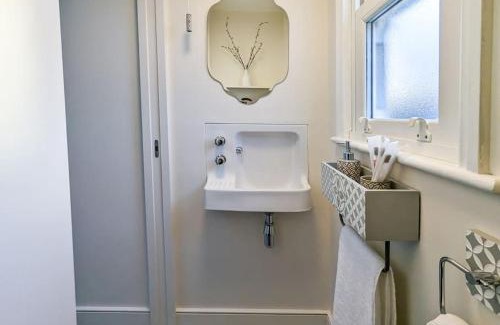 Seven Sisters Apartamento | Charming 3BR in Trendy Tottenham Neighborhood