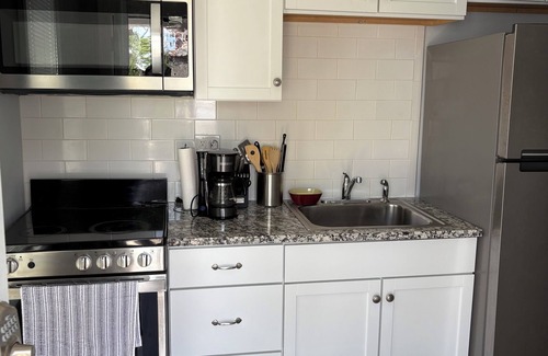 Glen Echo Casa | Charming 3BR Near OSU & Downtown Columbus Fast WiFi & AC