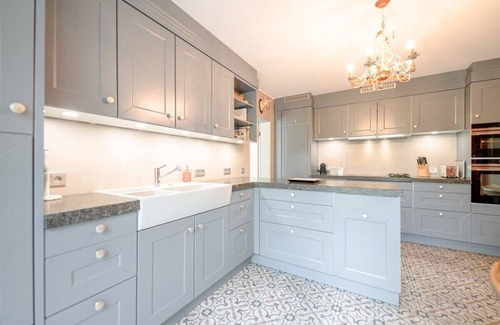 Dippach Casa | Palatial Home - Sauna & Private Yard ID94