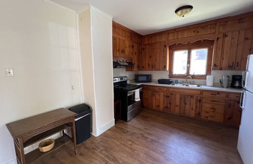 Geneva Casa | Charming 4 BD near DT Geneva