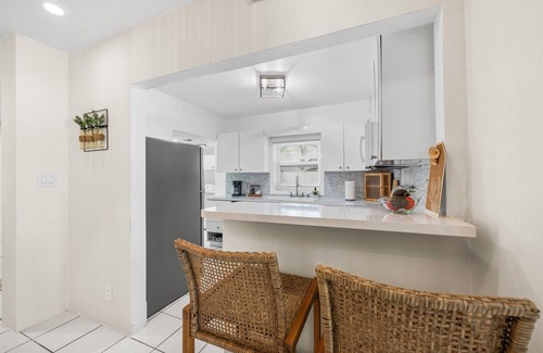 Birch Park Finger Streets Casa | Charming 4-bedroom house with AC and WiFi in lovely Fort Lauderdale