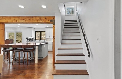 Bowling Green Casa | Charming 4-bedroom house with AC, WiFi in tranquil Bowling Green.