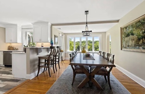 Pompton Lakes Casa | Charming 4-bedroom country house 40 minutes from NYC