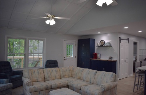 Semora Casa | Charming 4-bedroom 3-bath house on beautiful Hyco Lake with boat dock.