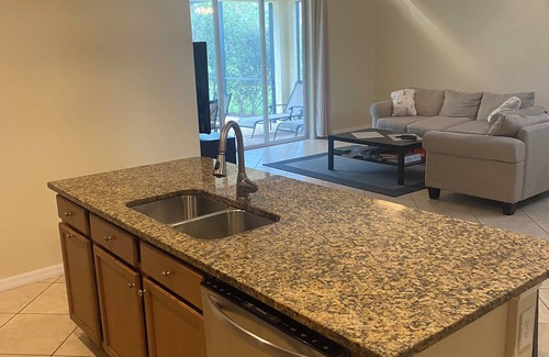 Venetian Falls Casa | Charming 4-bedroom 3- bathrooms house with pool, Wi-Fi in lovely Venice FL.