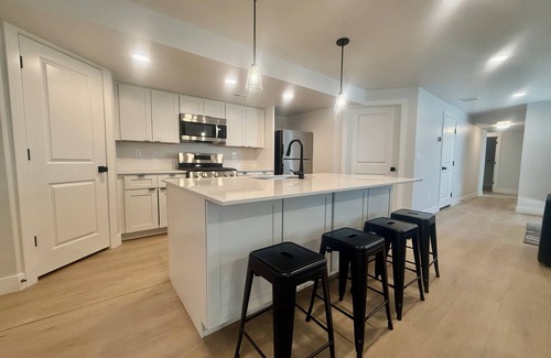 Orem Casa | Charming 4-bedroom 4-bathroom! New! Location!