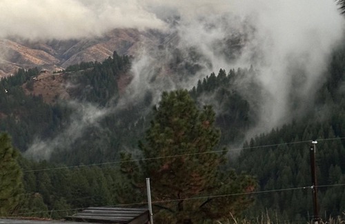 Boise Cama Y Desayuno | Charming 4-bedroom B&B with near 360 Views & WiFi in the Boise Mountains!