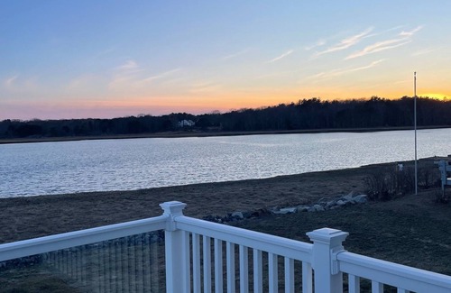 Biddeford Pool Casa | Charming 4-bedroom cape on Hills Beach Road