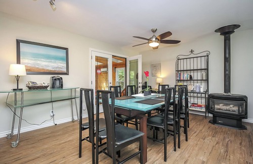 Wasaga Beach Casa | Charming 4-bedroom house with AC, WiFi in brilliant Wasaga Beach