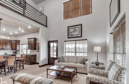 Tribbey Cabina | Charming 4-bedroom cabin with 160 acres
