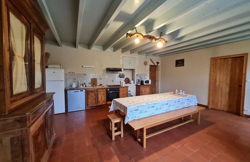 Benet Cabaña | Casa histórica en el corazón de Marais Poitevin: 4 hab, jardín cercano, pesca, ciclismo y más.