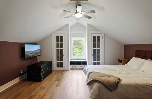 Nellysford Otro | Charming 4-bedroom farmhouse in brilliant Roseland / The Hen House