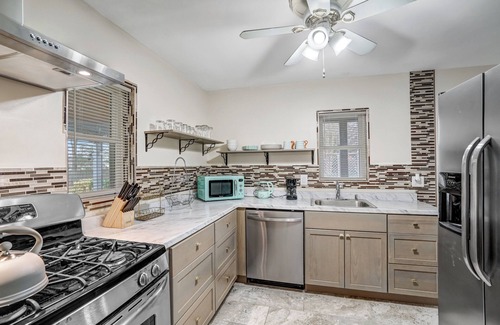 Alexandria West Casa | Charming 4-bedroom house with WiFi and AC in enjoyable Alexandria