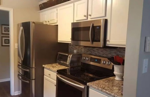 South View Casa | Charming 4-bedroom house with WiFi, fitness room in Hope Mills