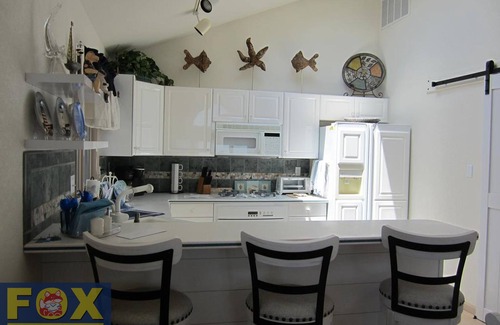 Ocean City Casa | Charming 4-bedroom house on Ocean City Beachfront. A few steps to boardwalk.