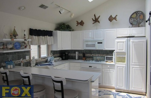Ocean City Casa | Charming 4-bedroom house on Ocean City Beachfront. A few steps to boardwalk.