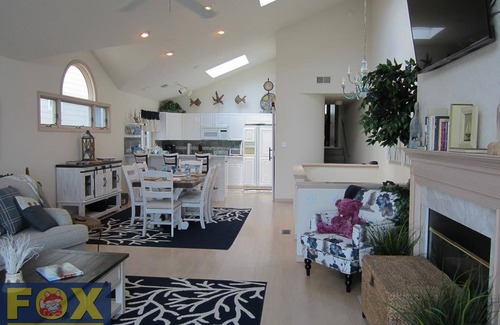 Ocean City Casa | Charming 4-bedroom house on Ocean City Beachfront. A few steps to boardwalk.