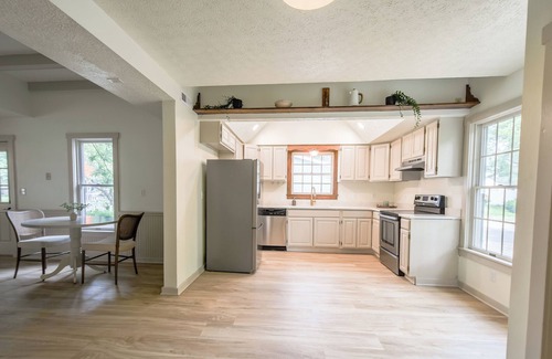 Plain City Casa | Charming 4-bedroom house in delightful Plain City with central HVAC