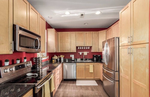 Belle Creek Casa | Charming 4-Bedroom Home + Separate Basement Suite-perfect for families or groups.