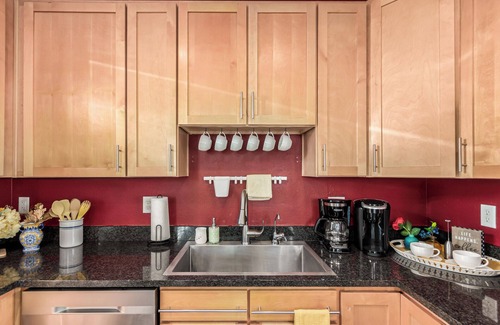Belle Creek Casa | Charming 4-Bedroom Home + Separate Basement Suite-perfect for families or groups.