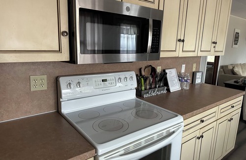 Lake City Casa | Charming 4-bedroom house with WiFi and AC in peaceful Lake City. Sleeps 12.