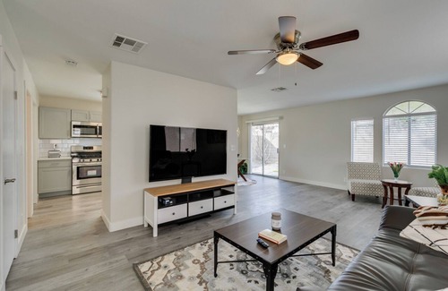 Las Vegas Casa | Charming 4-bedroom house with AC, WiFi in lovely Las Vegas