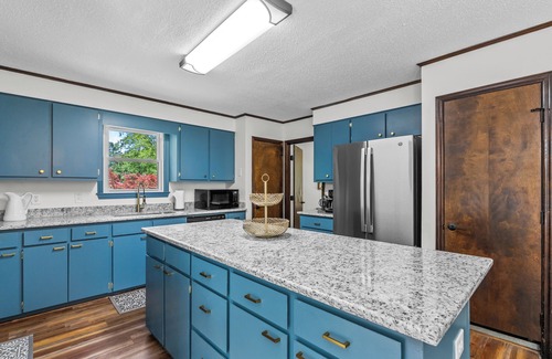 Harbison Casa | Charming 4-bedroom house in wooded serene neighborhood