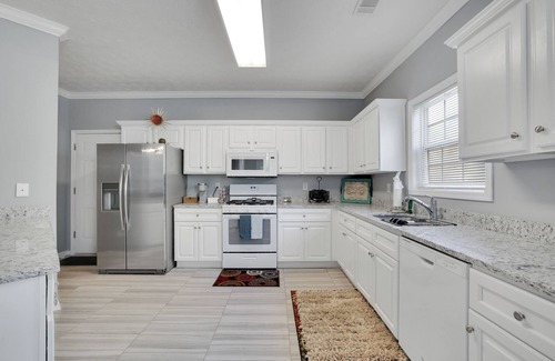 Marietta Casa | Charming 4-bedroom house Stylish Stay Minutes from The Battery + East Cobb Sport
