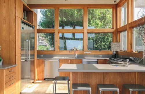 Fire Island Pines Casa | Charming 4-bedroom house with AC and WiFi in lovely Sayville