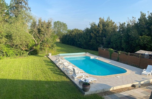 Lairoux Casa | Charming 4-bedroom house in Lairoux with WiFi and Pool