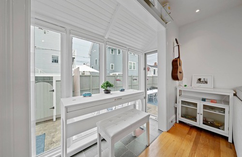 Green Harbor-Cedar Crest Casa | Charming 4-bedroom house with WiFi, AC in peaceful Duxbury