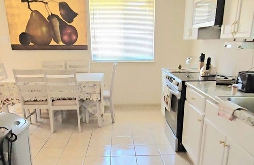 Crown Point Casa | Charming 4-bedroom house with AC and private fenced backyard in Marrero