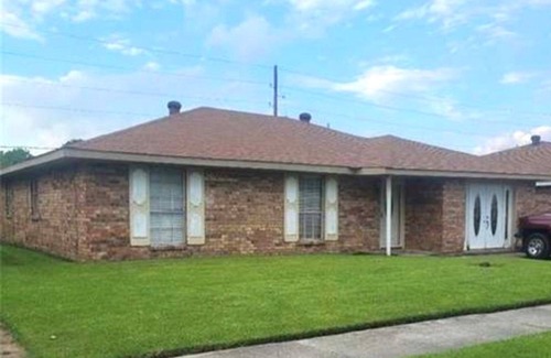 Crown Point Casa | Charming 4-bedroom house with AC and private fenced backyard in Marrero