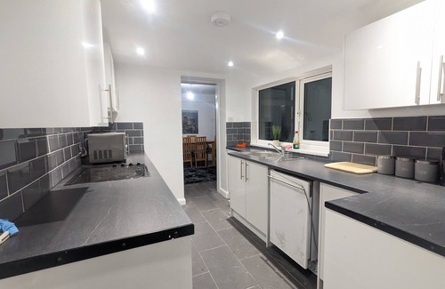 Dover Casa | Charming 4-Bedroom House in Dover