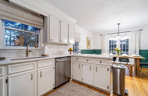 Aiken Casa | Charming 4-bedroom house with Inground Pool, WiFi, AC in brilliant Aiken