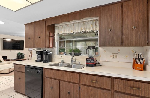 Apopka Casa | Charming 4-bedroom house with WiFi, AC in adorable Apopka