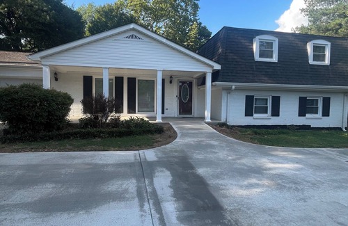Dalton Casa | Charming 4-bedroom house with AC and WiFi in wonderful Dalton