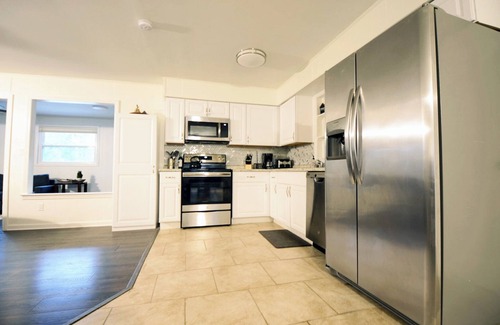 Pooler Casa | Charming 4-bedroom house with Private Pool near Savannah