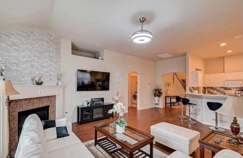 Barker Casa | Charming 4-bedroom house with AC and WiFi in enjoyable Katy