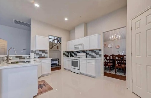 Barker Casa | Charming 4-bedroom house with AC and WiFi in enjoyable Katy