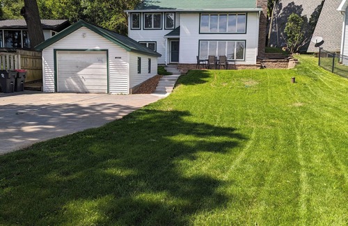 Lake Ripley Casa | Charming 4-bedroom Lake house on Lake Ripley in Cambridge