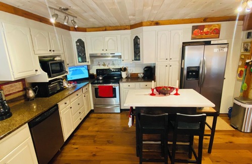 Cumming Casa | Charming 4-bedroom Lake House in Cumming, GA on Lake Lanier